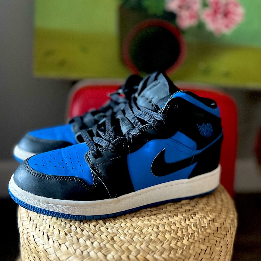 Nike Air Jordan 1 Mid Royal Blue Black Size 6Y (Women’s 7.5–8)